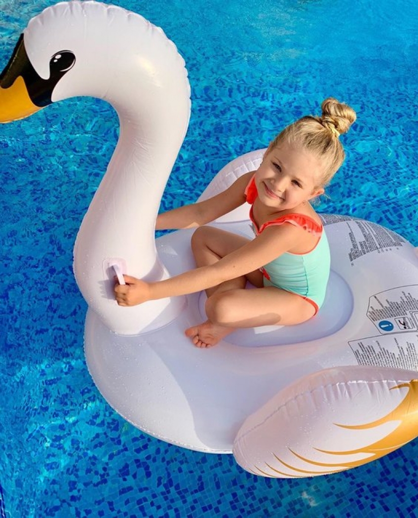 Rowing is not a child: how to earn the most young YouTube bloggers Rowing is not a child: how to earn the most young YouTube bloggers
