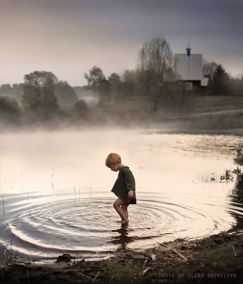 Russian woman creates stunning photographs of your children with animals in the village Russian woman creates stunning photographs of your children with animals in the village