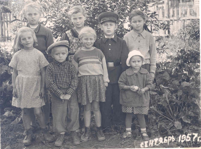 School uniforms in Russia: from Imperial decrees to anarchy School uniforms in Russia: from Imperial decrees to anarchy