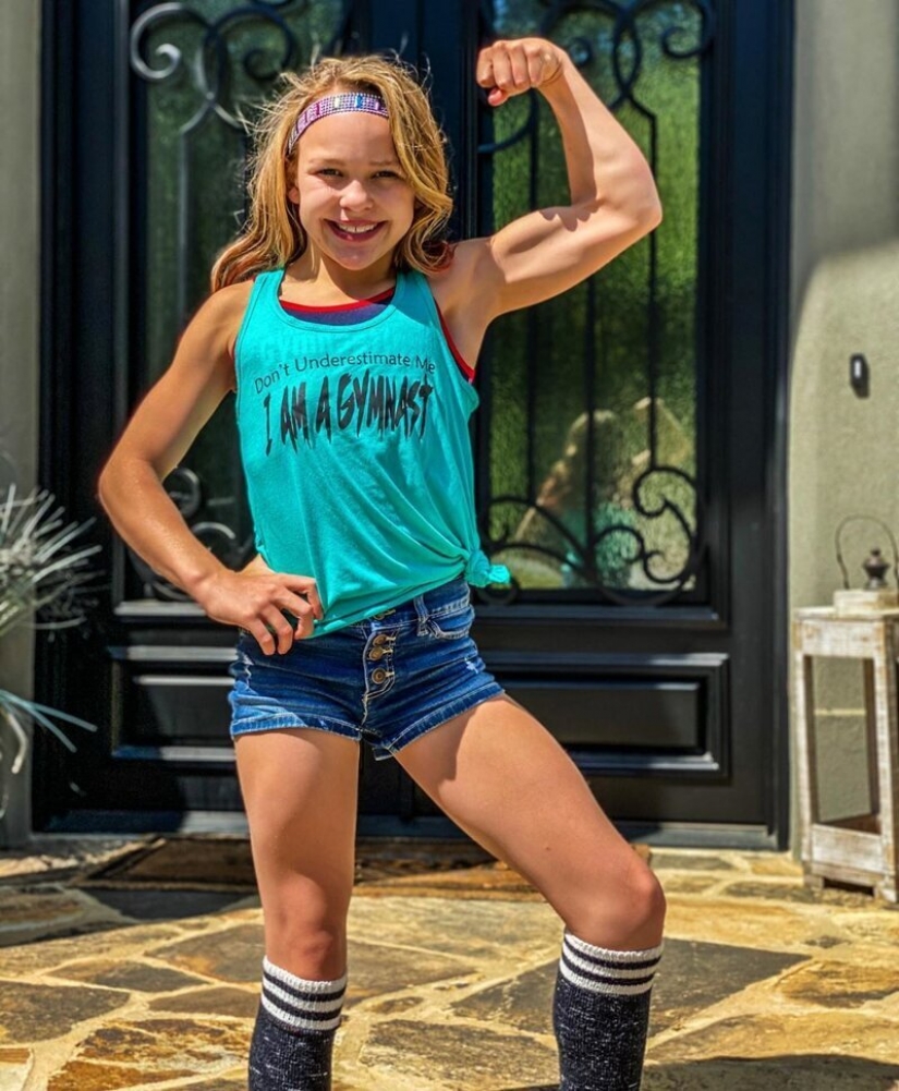 Se parece a 10 años de edad chica que entrena durante 30 horas a la semana