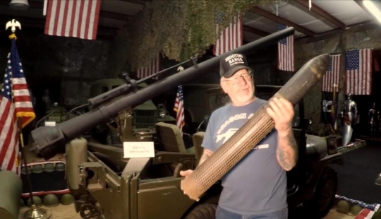 Se retiró de los Estados unidos — el hombre armado en el planeta Se retiró de los Estados unidos — el hombre armado en el planeta