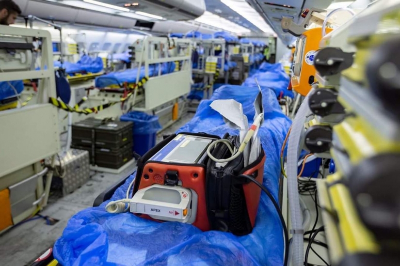 Se ve como el "flying hospital" combate contra el coronavirus