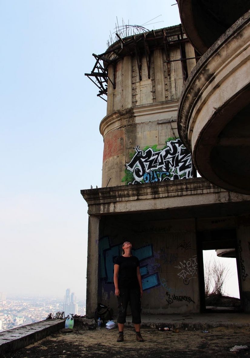 Se ve como el mayor rascacielos abandonado en el mundo Se ve como el mayor rascacielos abandonado en el mundo