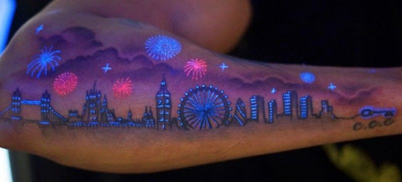 Secret of tattoo: designs and drawings that are visible only under UV light Secret of tattoo: designs and drawings that are visible only under UV light