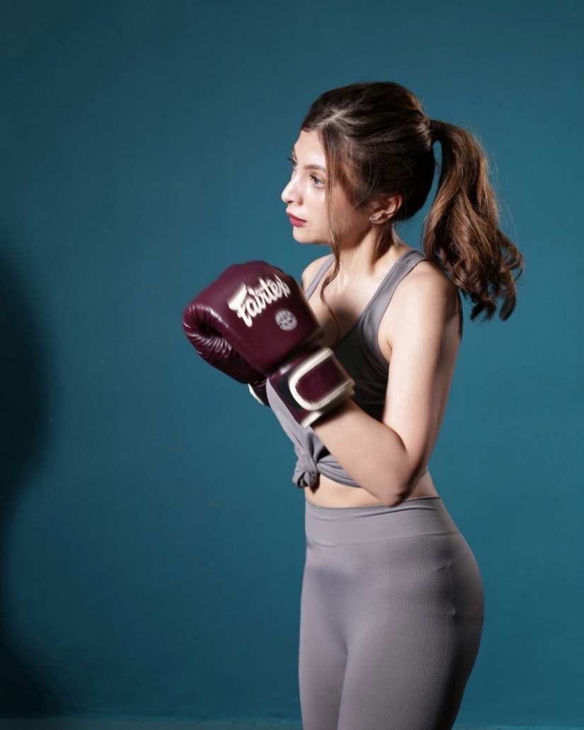 She decided to sell her virginity for the sake of combating coronavirus, but it was condemned