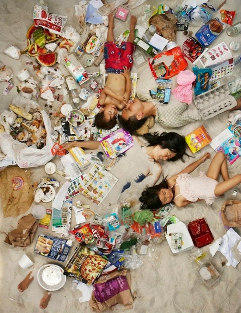 Shocking photo: how much garbage you produce in a week