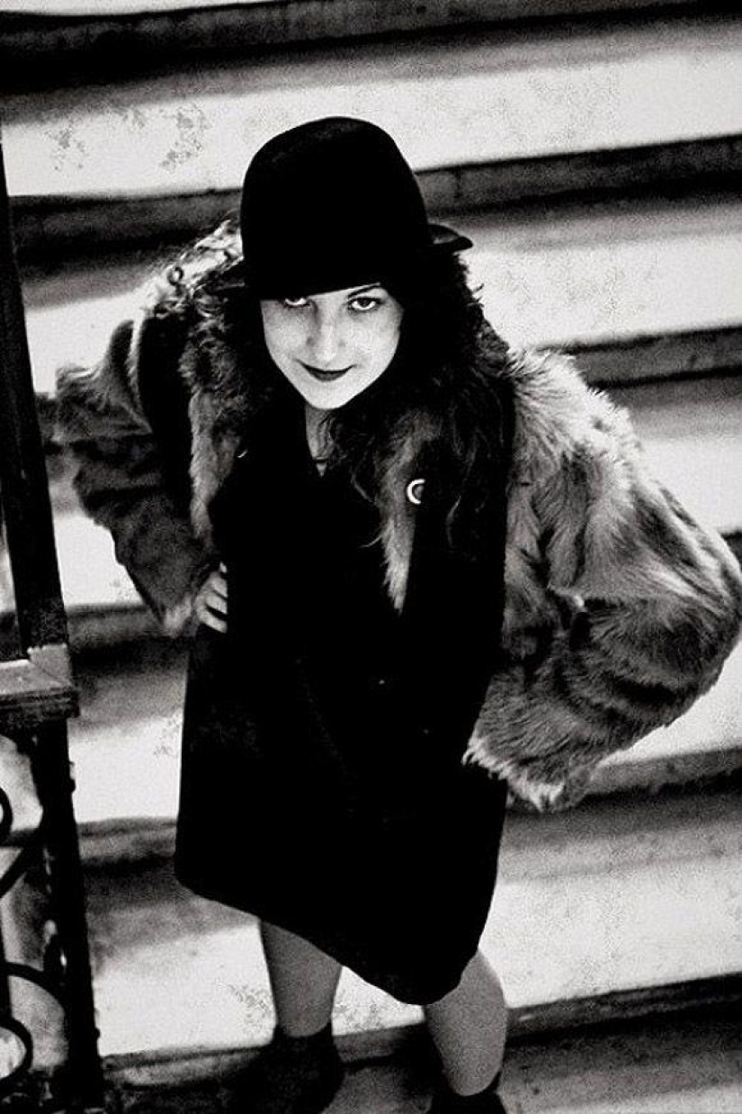 Shocking scenes from the life of a Muse of Mayakovsky Shocking scenes from the life of a Muse of Mayakovsky