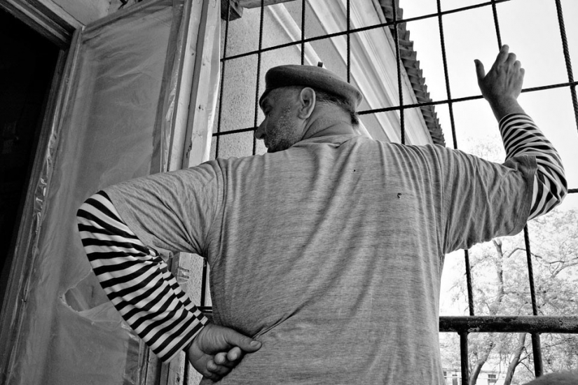 Shocking work of Ukrainian photographer living in a psychiatric hospital