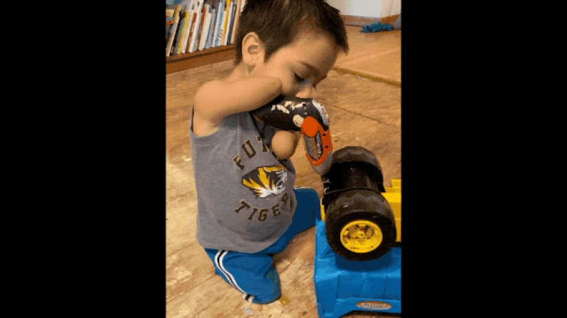 Sin brazos, sin piernas, no hay problema: cumplir los 4 años, Henry