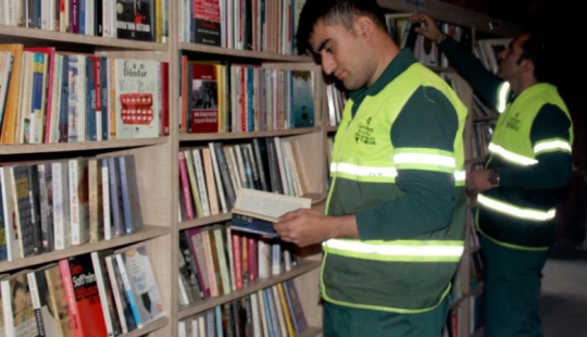 Some discarded, others are collecting: Turkish dustmen have collected a library of "saved" books