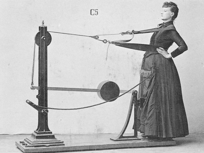 Strange and frightening equipment of the Victorian era Strange and frightening equipment of the Victorian era