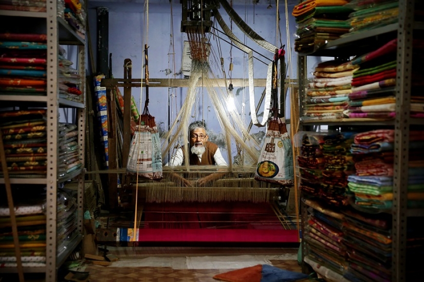 Strong and very emotional footage of the hard workers from around the world