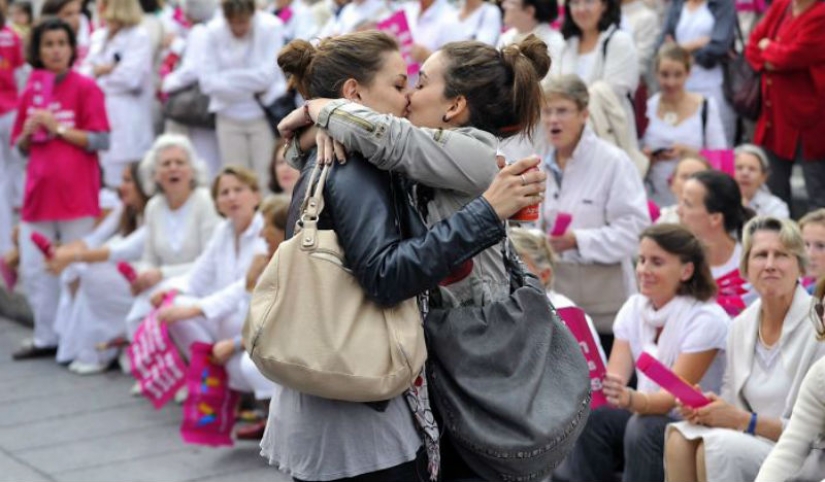 Strong weaker sex: the most striking photos of women's protest movements