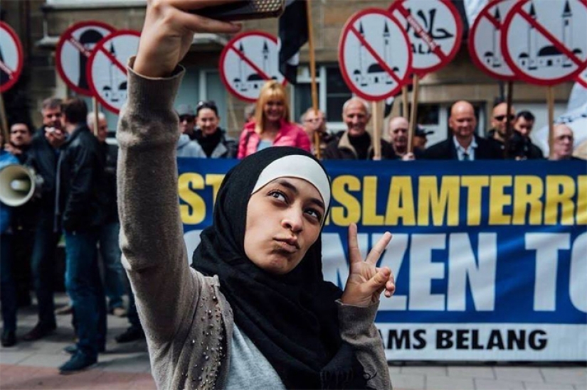 Strong weaker sex: the most striking photos of women's protest movements