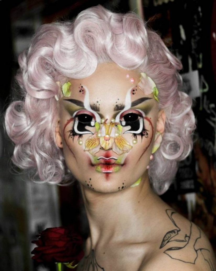 Surreal make-up from a queer artist Hungry make her a alien Surreal make-up from a queer artist Hungry make her a alien