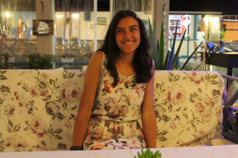 That awkward moment when you dressed up as a sofa