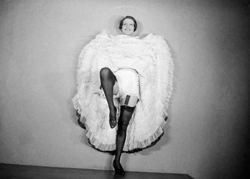 The age-old history of the main world of the cabaret "Moulin Rouge" in photos