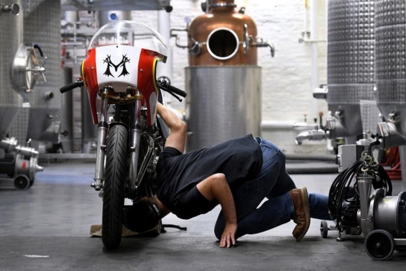 The American collected a motorcycle that runs on vodka and beat the speed record