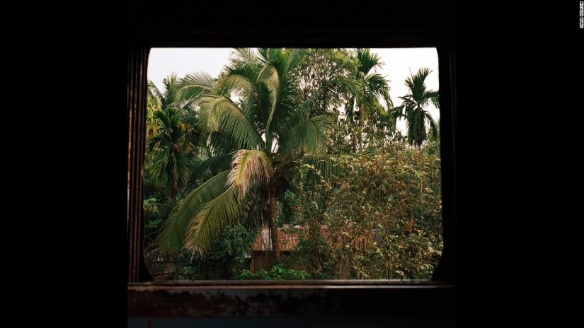 The Apple had no place in a barrel of herring to fall: the hectic life of the Indian trains The Apple had no place in a barrel of herring to fall: the hectic life of the Indian trains