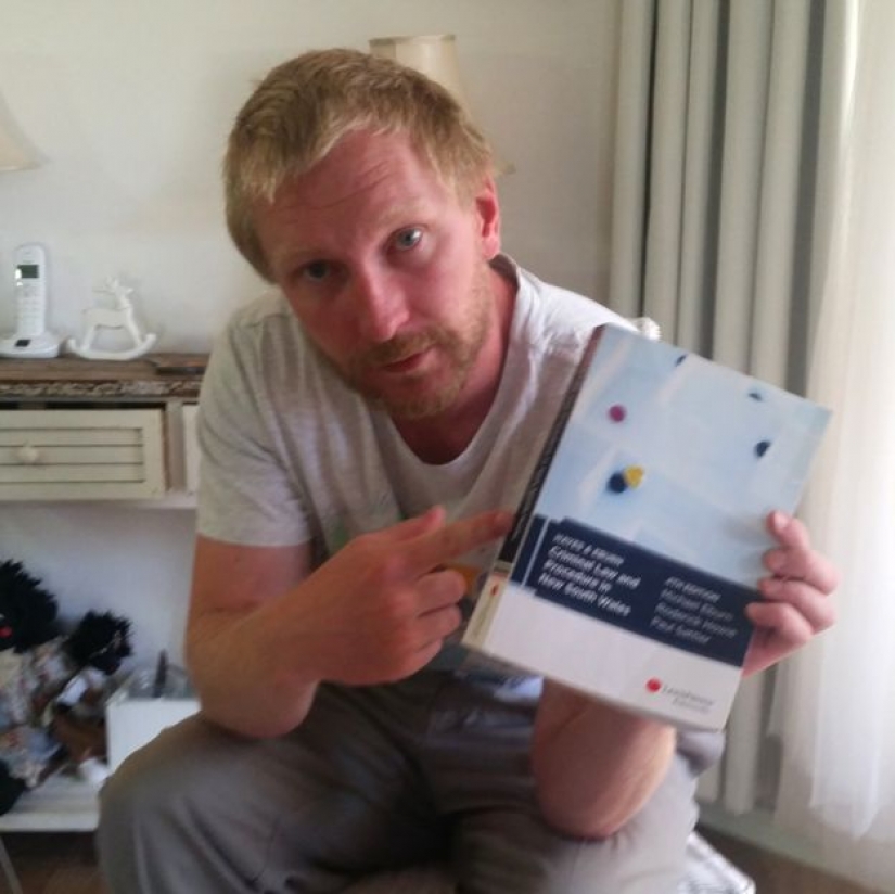 "The Bank accidentally gave me credit for 2 million and I spent it on strippers and cars" "The Bank accidentally gave me credit for 2 million and I spent it on strippers and cars"