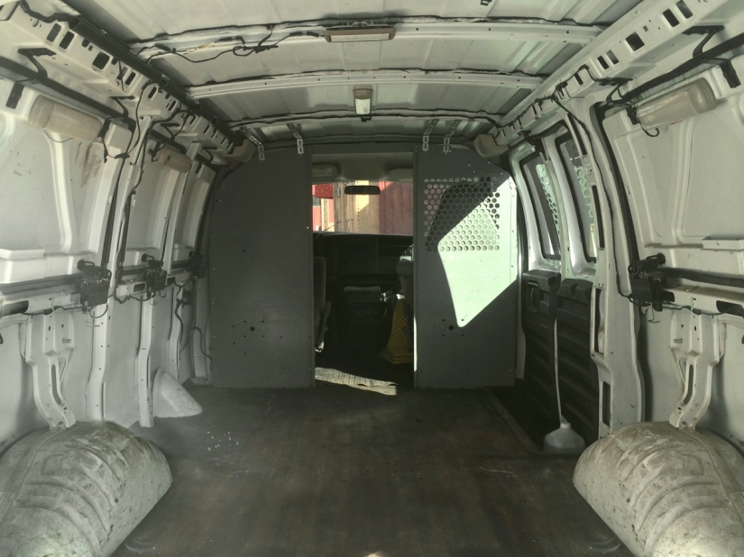The Director turned a rusty van into a mobile Studio and is now working where I want The Director turned a rusty van into a mobile Studio and is now working where I want