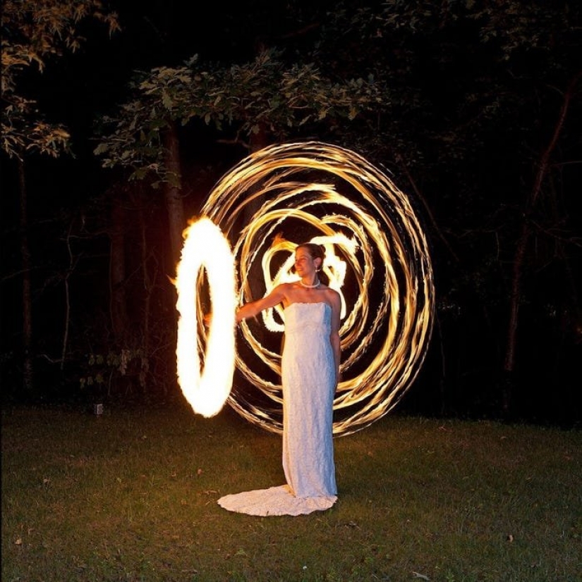 The eternal bride: the man 12 years photographing wife in wedding dress around the world