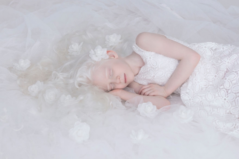 The hypnotic beauty of albinos in the project Julia Taits The hypnotic beauty of albinos in the project Julia Taits
