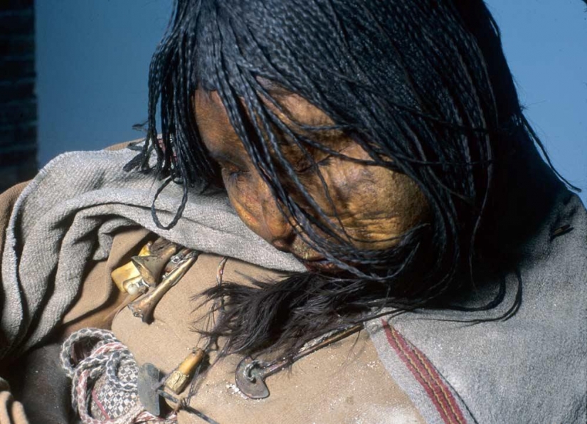 The Inca mummies of sacrificed children and women The Inca mummies of sacrificed children and women
