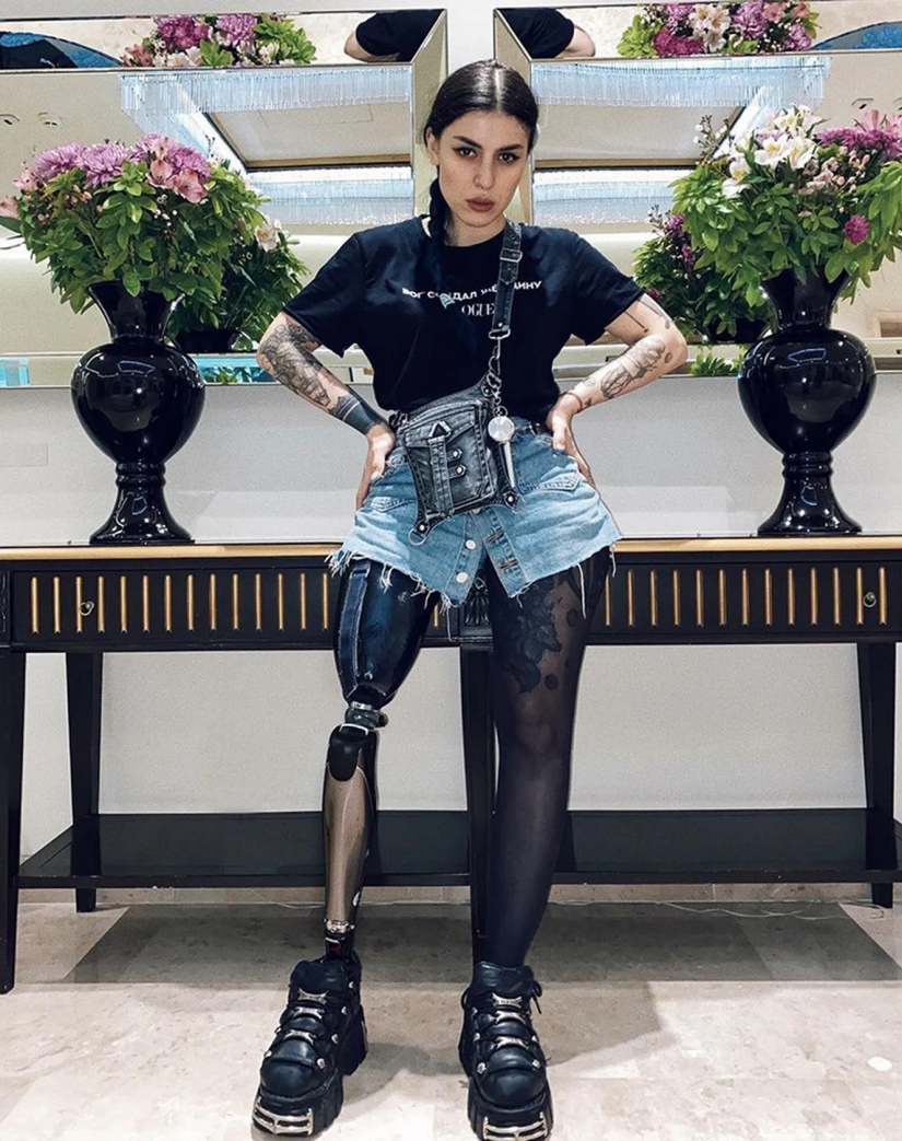 The main InstaTrade: girls with disabilities, who became famous in Instagram