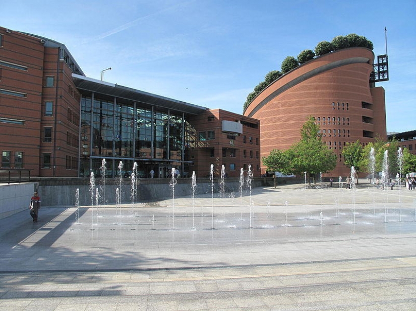 The modern architecture of the temples The modern architecture of the temples