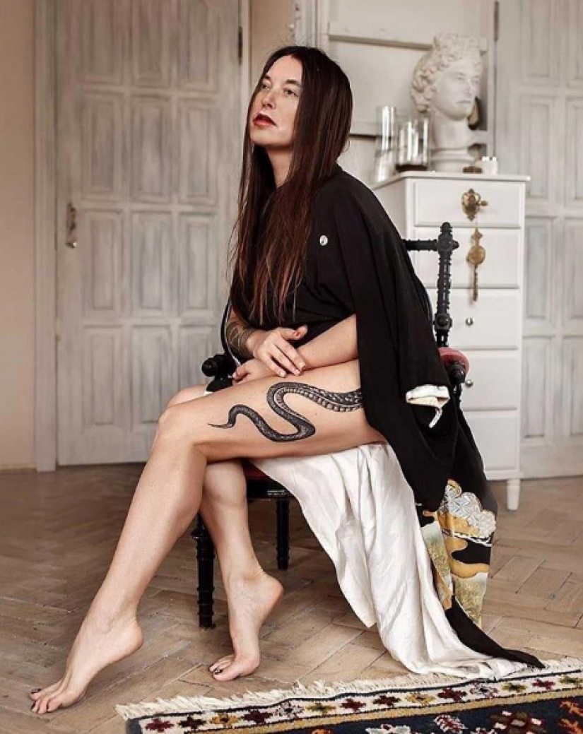 The neural network is a strange account in InstaForex in this girl with the face of Elon musk and puzzling signatures The neural network is a strange account in InstaForex in this girl with the face of Elon musk and puzzling signatures