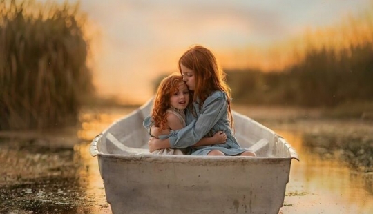 The photographer has recreated an old Christmas card new