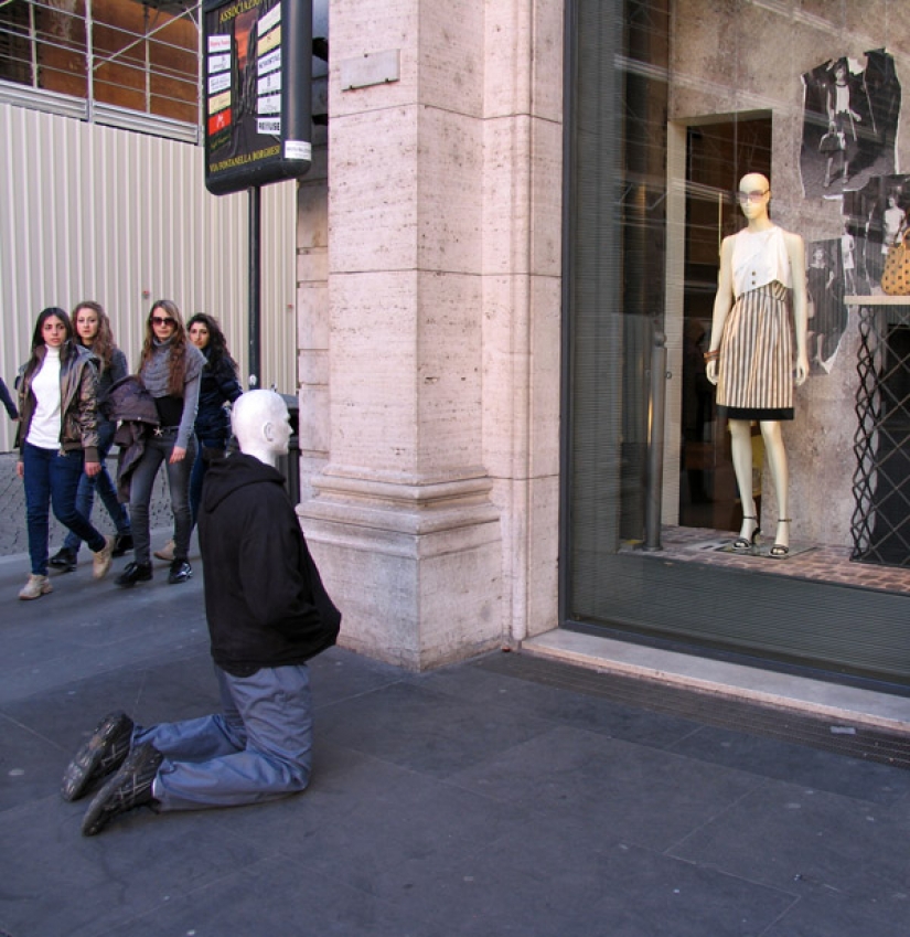 The Scotch want to regret the witty installations of Mark Jenkins
