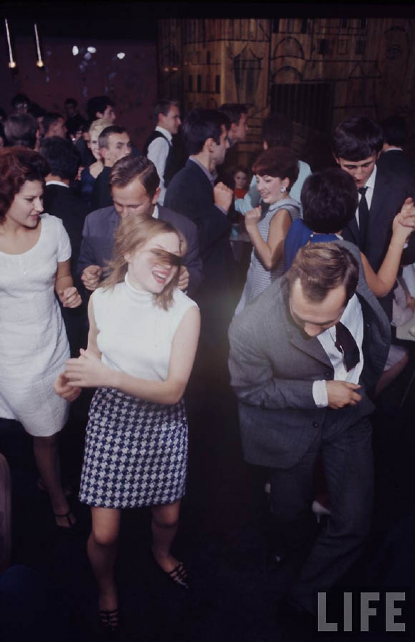 The Soviet youth of the 60's through the eyes of American photographer The Soviet youth of the 60's through the eyes of American photographer