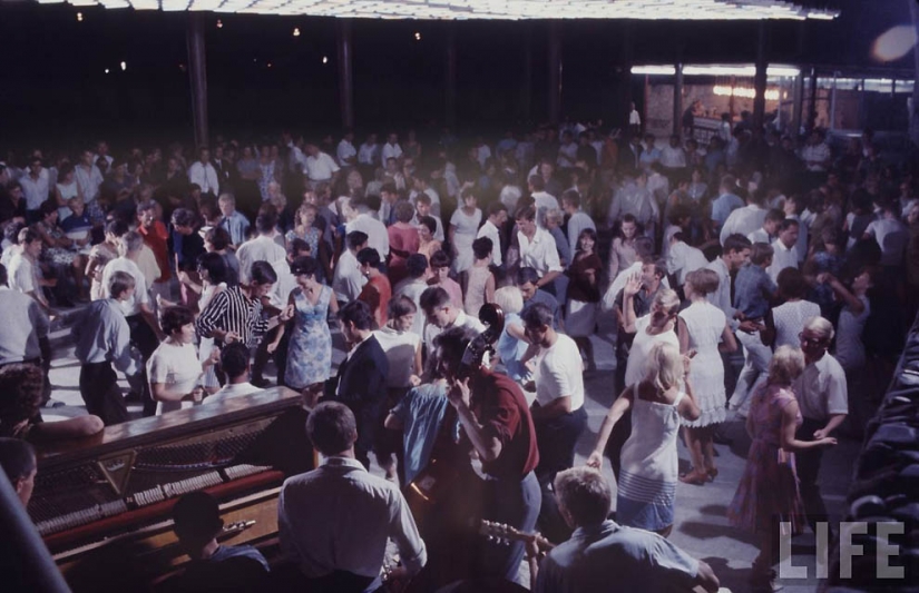 The Soviet youth of the 60's through the eyes of American photographer The Soviet youth of the 60's through the eyes of American photographer