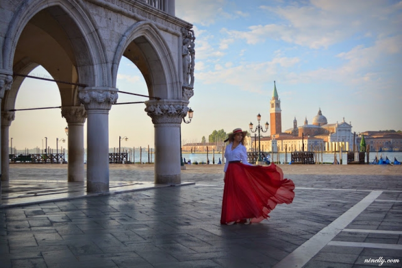 The world is under the skirt: the Russian traveler has conquered instagram photos to airy dresses