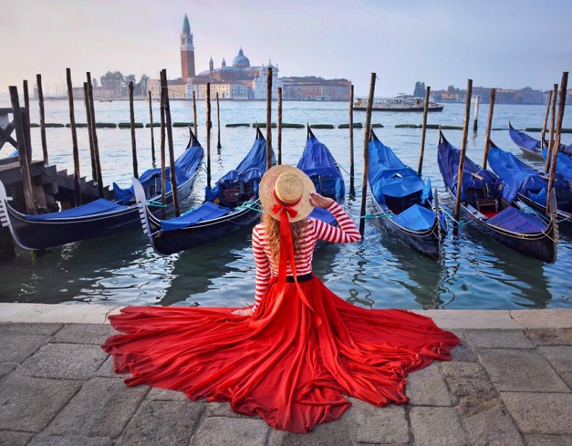 The world is under the skirt: the Russian traveler has conquered instagram photos to airy dresses