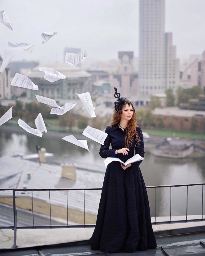 The world is under the skirt: the Russian traveler has conquered instagram photos to airy dresses