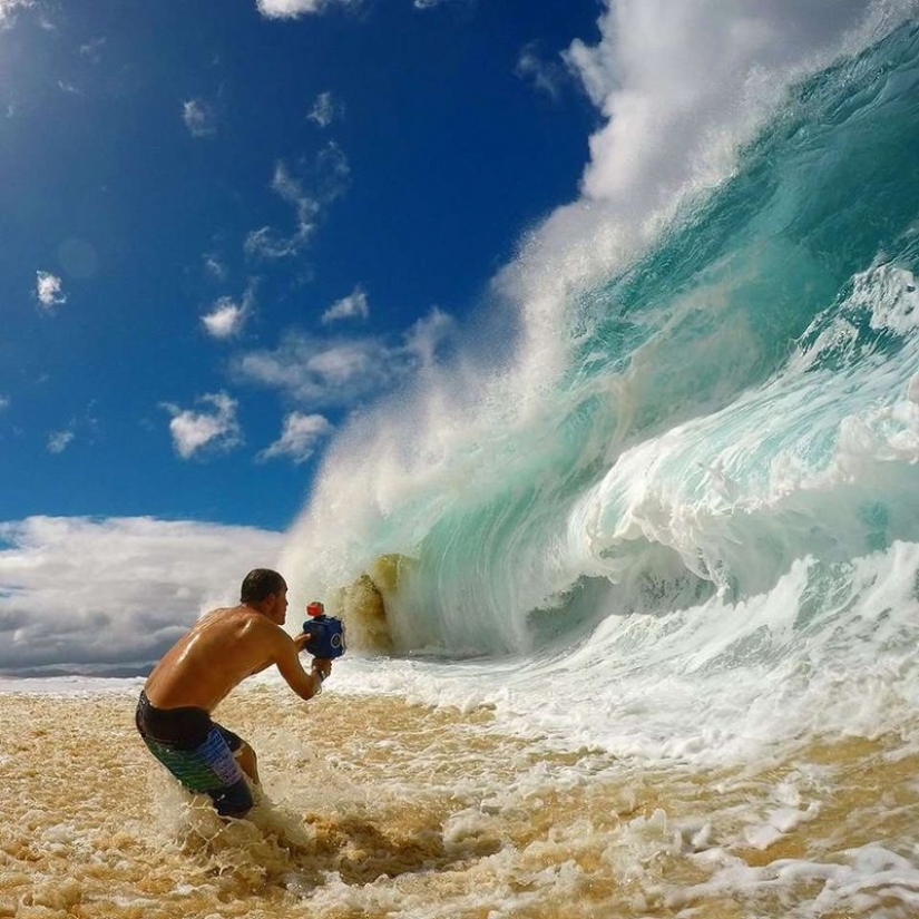 This is how photographers shoot giant waves on the beach This is how photographers shoot giant waves on the beach