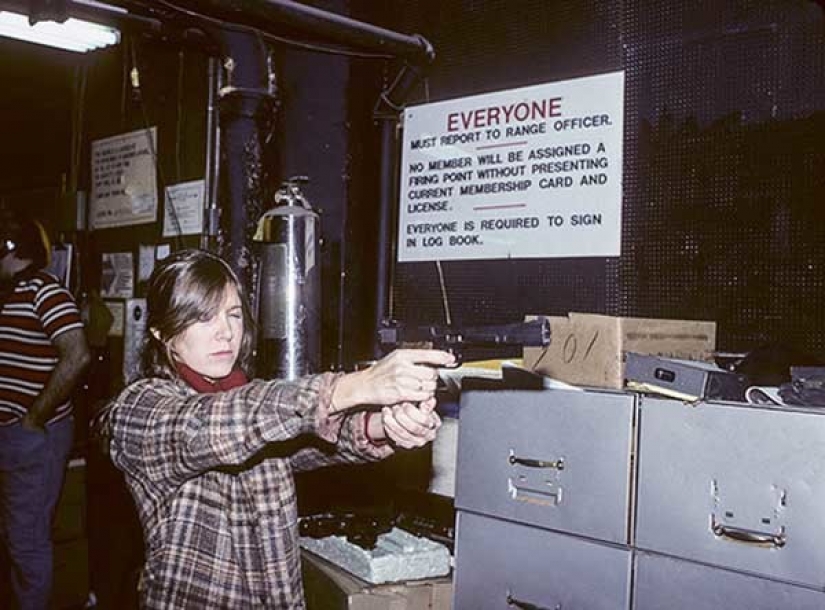 "This is not porn": a blog with great collection of vintage photos of celebrities