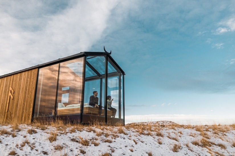 Through the window to the stars: in Iceland, tourists are welcome to spend the night in houses with transparent walls Through the window to the stars: in Iceland, tourists are welcome to spend the night in houses with transparent walls