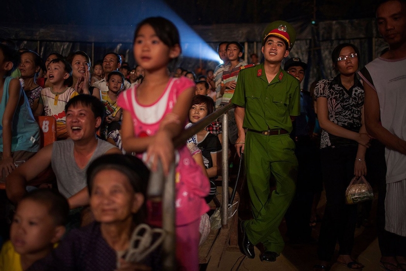 To be read: heavy everyday life of a Vietnamese circus To be read: heavy everyday life of a Vietnamese circus