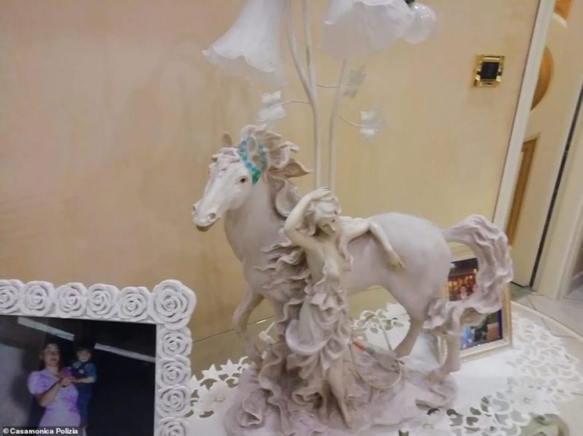 To confiscate and destroy: in Italy, the demolition of the Villa Roma mafia family To confiscate and destroy: in Italy, the demolition of the Villa Roma mafia family