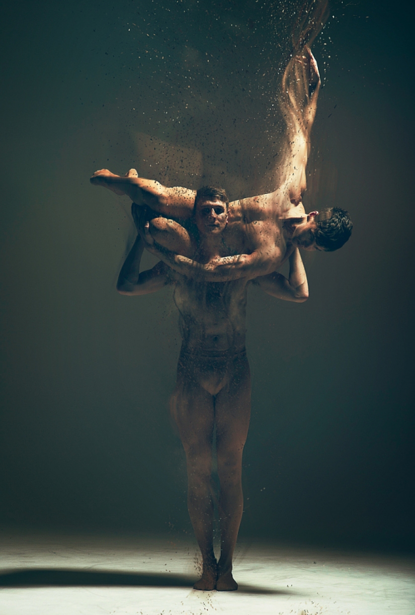 To dissolve in the movement, the Dancers in the lens Pistola Wish To dissolve in the movement, the Dancers in the lens Pistola Wish