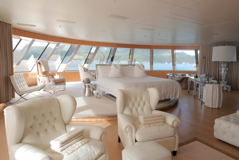 Tons of gold, racetracks and dinosaur bones: amazing energy savings on luxury yachts