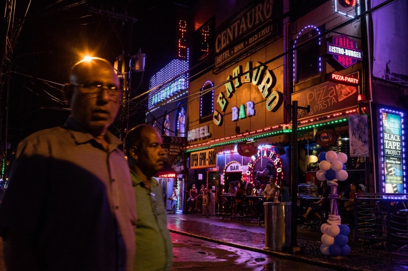 Typhoon of dishonor: how the disaster has plunged a whole generation of Filipinas in prostitution Typhoon of dishonor: how the disaster has plunged a whole generation of Filipinas in prostitution