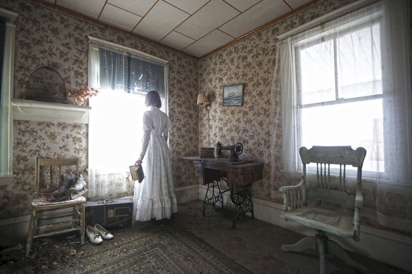 Una belleza terrible: fotógrafo transforma lugares abandonados en la oscuridad y fantasías eróticas