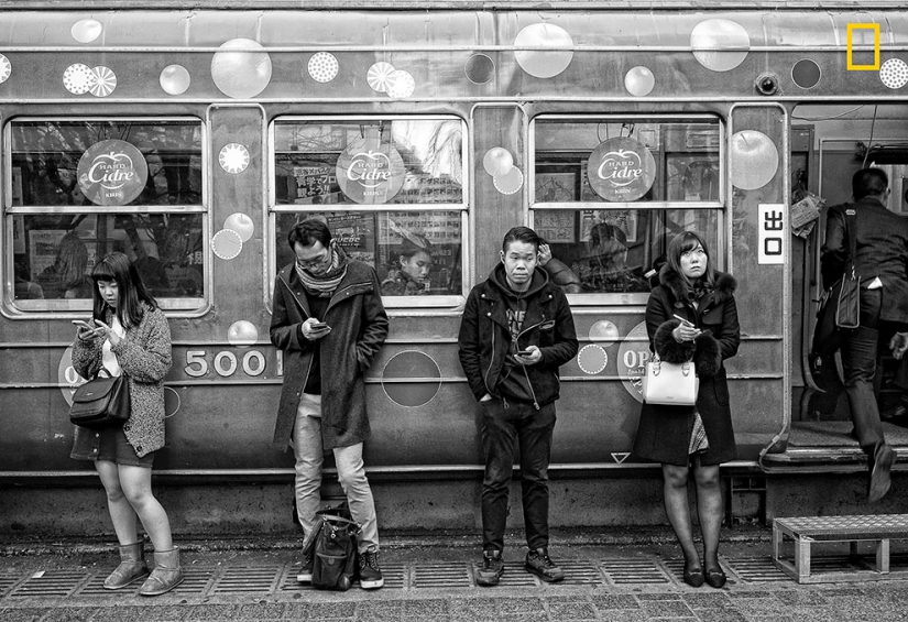 Una orgullosos de mujeres Cubanas y feliz monjes Tibetanos, en el National Geographic photo contest: la Gente Una orgullosos de mujeres Cubanas y feliz monjes Tibetanos, en el National Geographic photo contest: la Gente