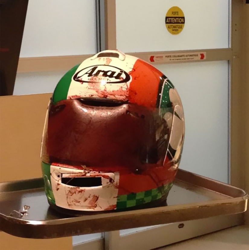 Watch your head: victims in accidents shared the photos of helmets that saved their lives Watch your head: victims in accidents shared the photos of helmets that saved their lives