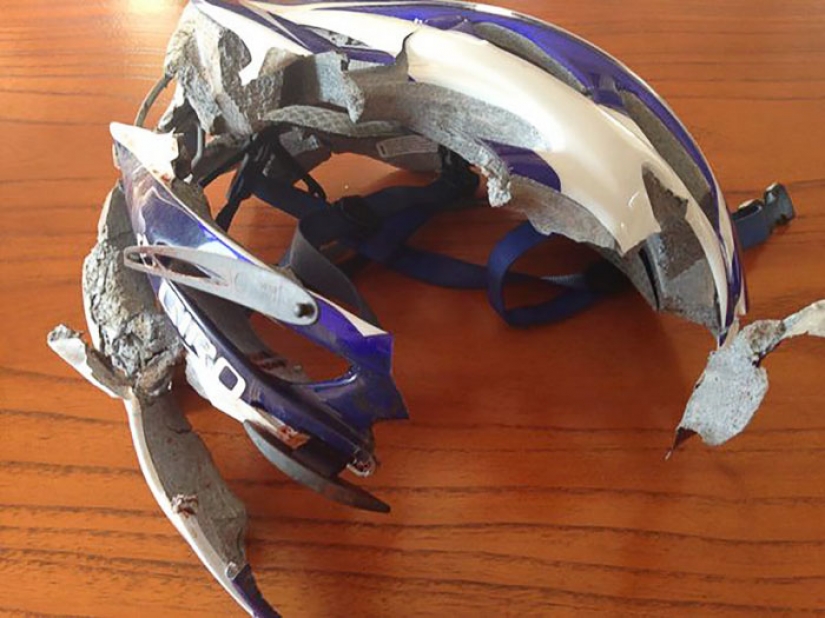 Watch your head: victims in accidents shared the photos of helmets that saved their lives Watch your head: victims in accidents shared the photos of helmets that saved their lives
